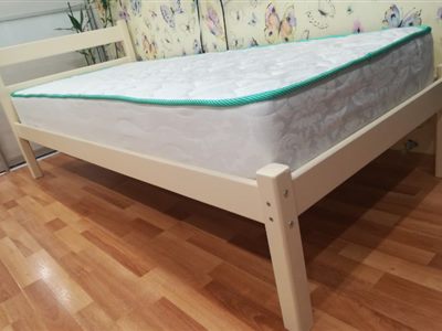 Кровать из массива сосны у покупателя
